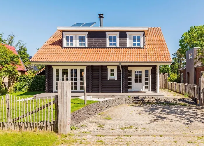 Strandhuis De Pierewaaier
